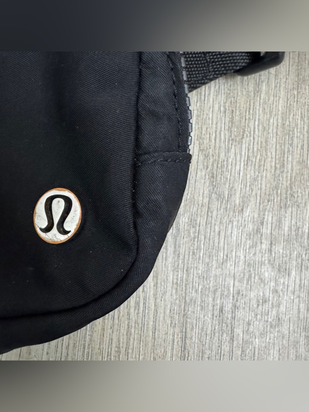 Lululemon Everywhere Belt Bag 1L 🖤 - Picture 4 of 7
